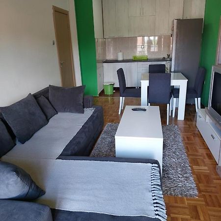 Oaza mira + free parking Daire Novi Sad Dış mekan fotoğraf